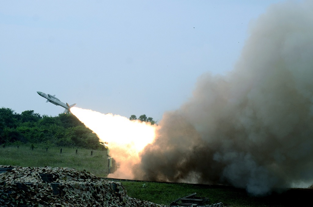 Indian Air Force tests Akash and Igla missiles