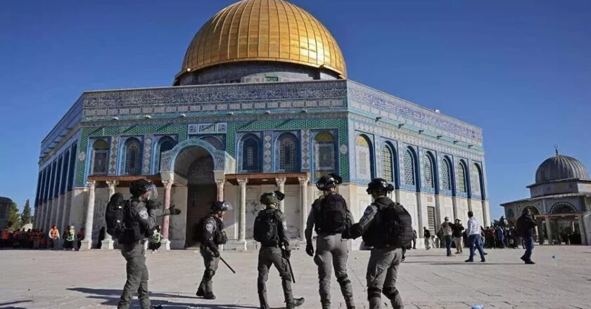 Why is the Al-Aqsa Mosque a flashpoint in the Israel-Palestine relations?